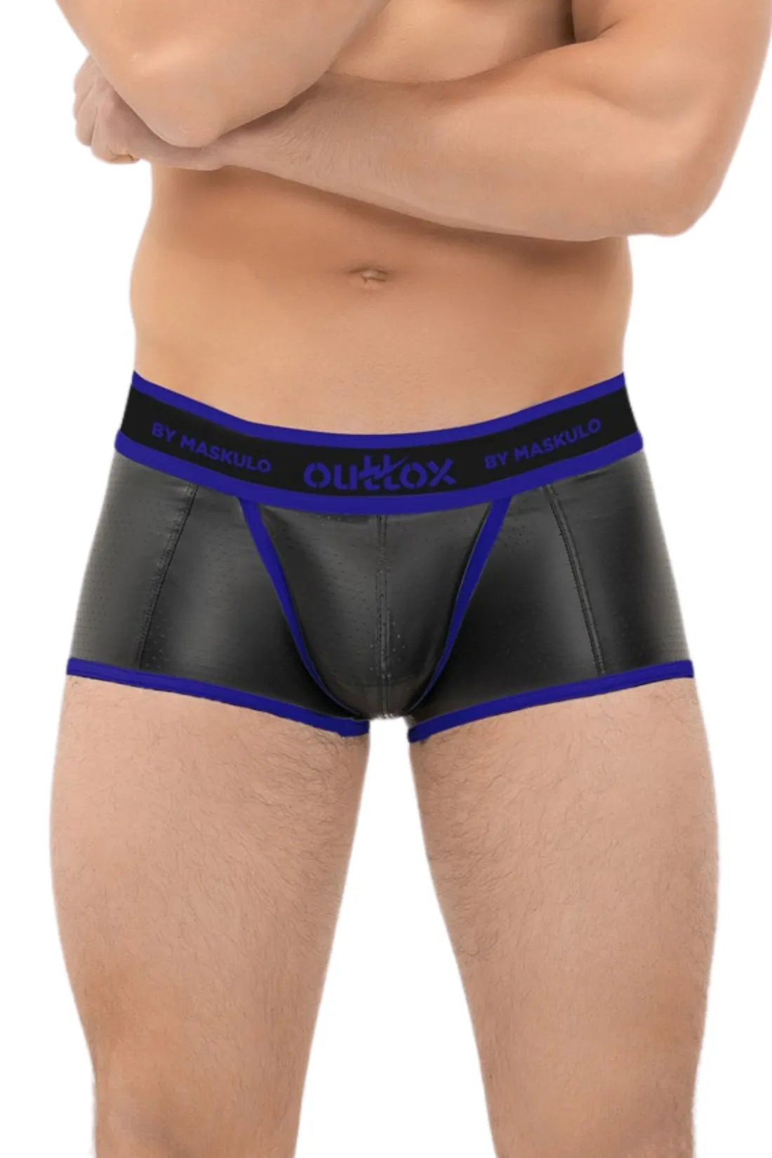 Outtox. Pantalones cortos con forro trasero y bragueta a presión. Negro y azul 'Royal'