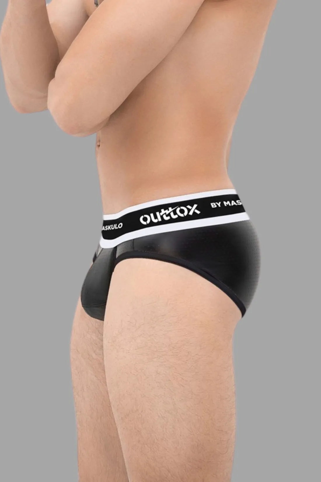 Outtox. Cuecas traseiras embrulhadas com tapa-sexo de pressão. Preto