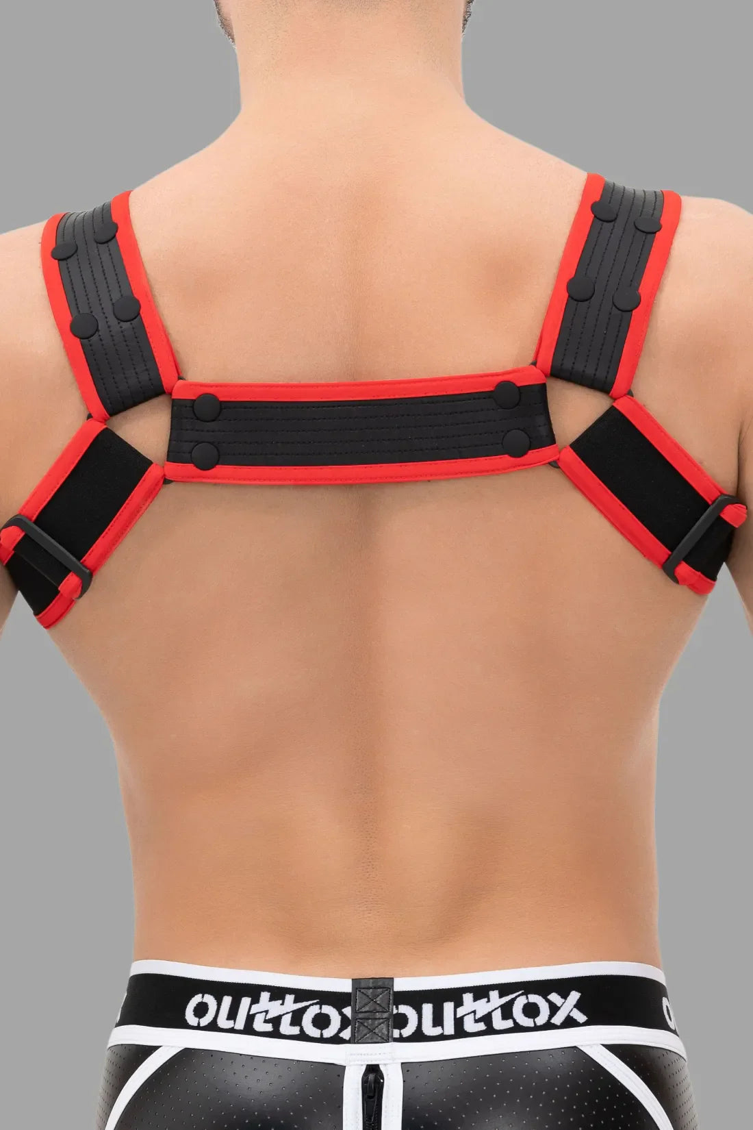 Outtox. Bulldog Harness com Snaps. Preto e Vermelho