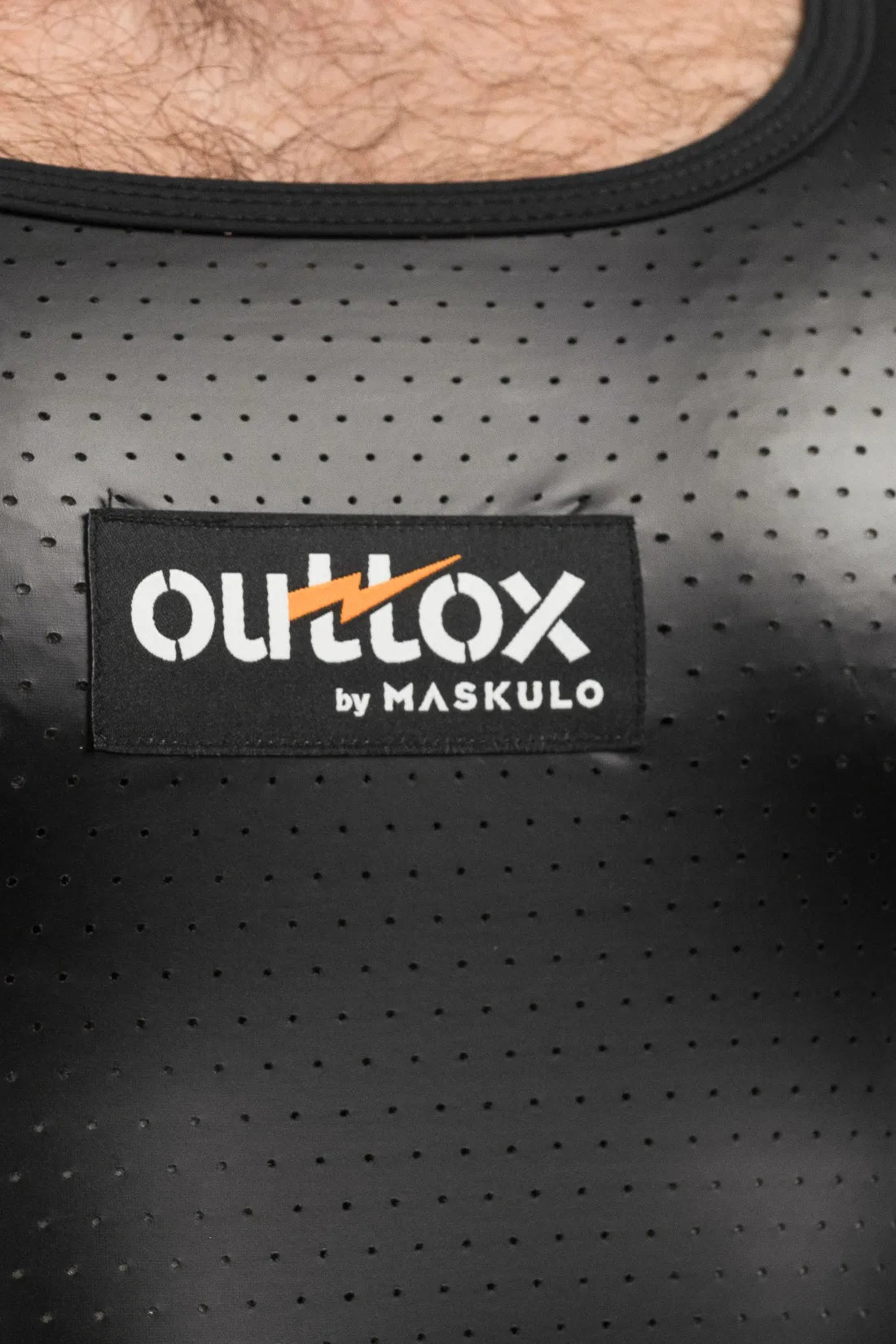 Outtox. Regata. Preto